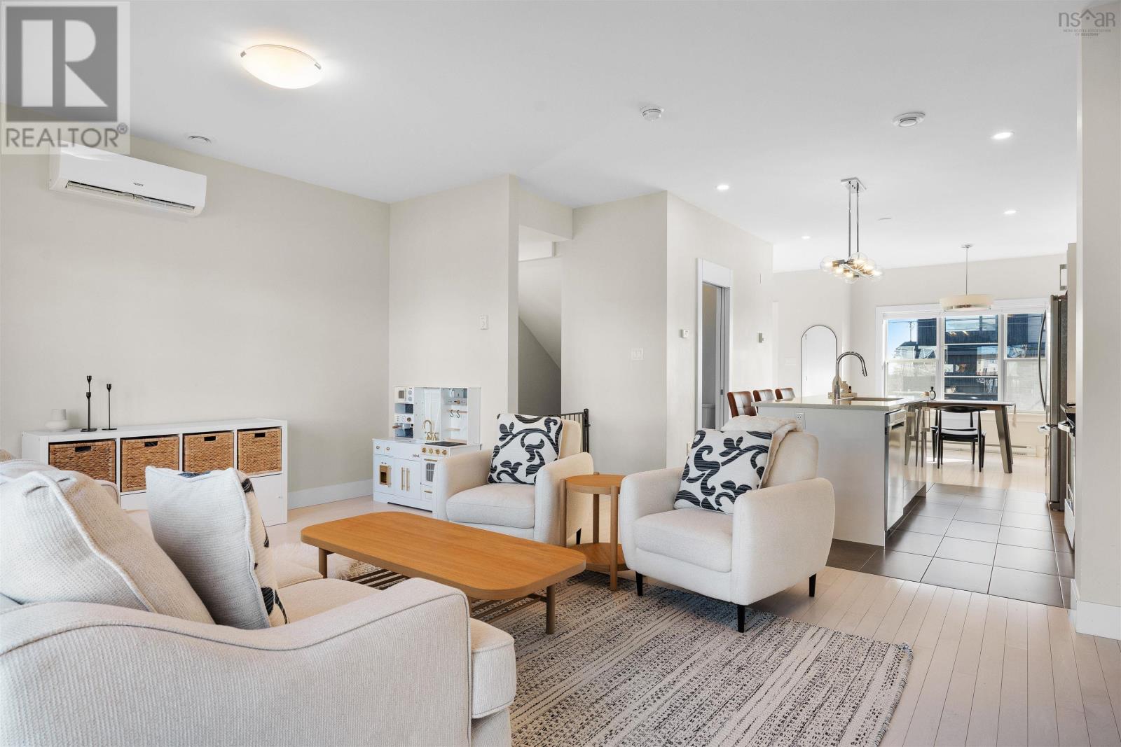 Property 14 of 43 of 67 Mica Crescent