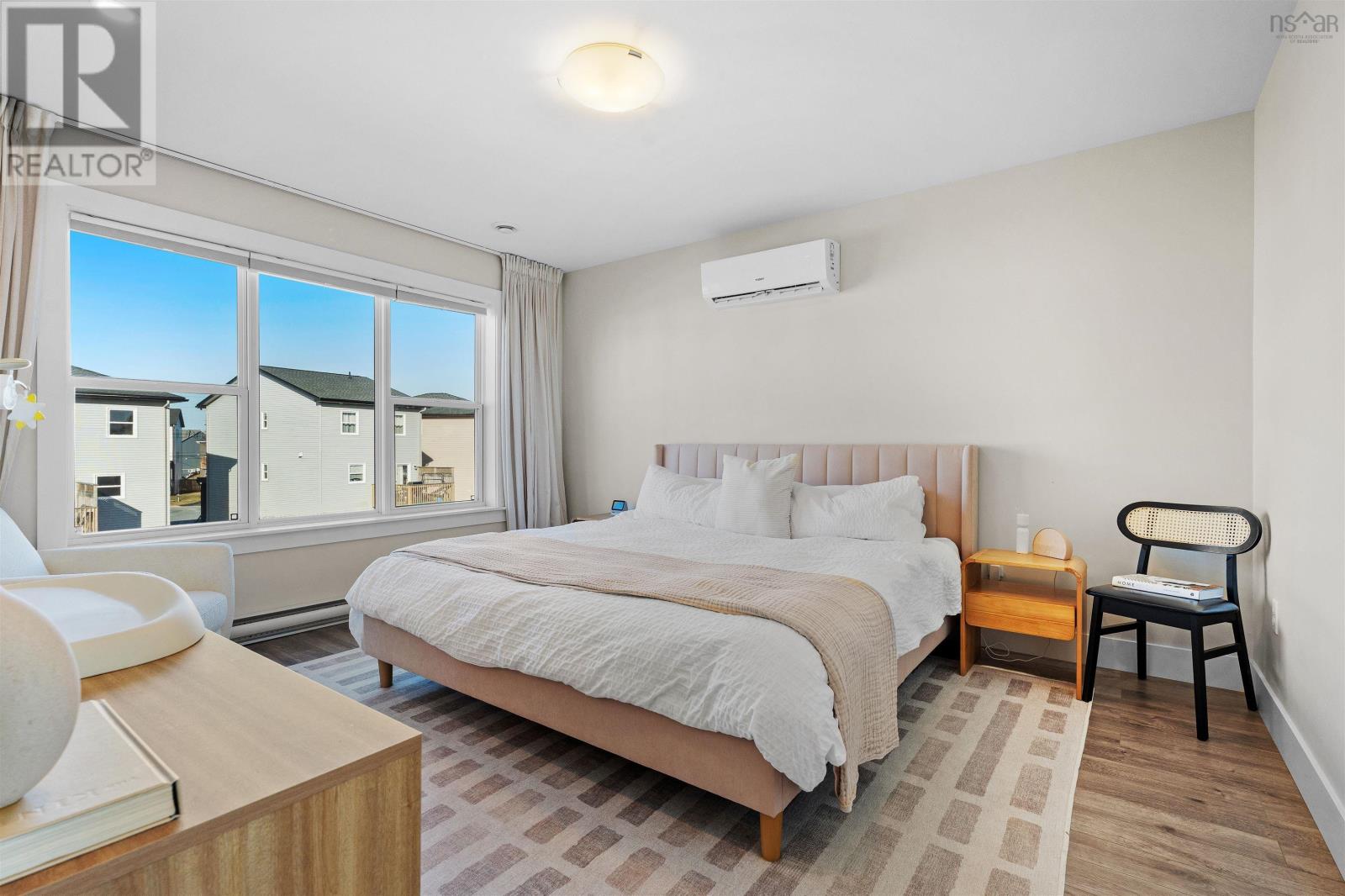 Property 22 of 43 of 67 Mica Crescent