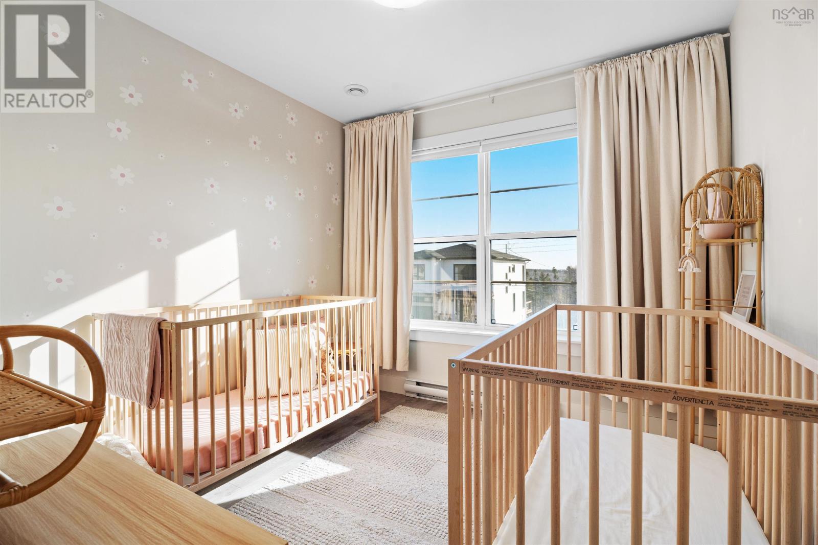 Property 29 of 43 of 67 Mica Crescent