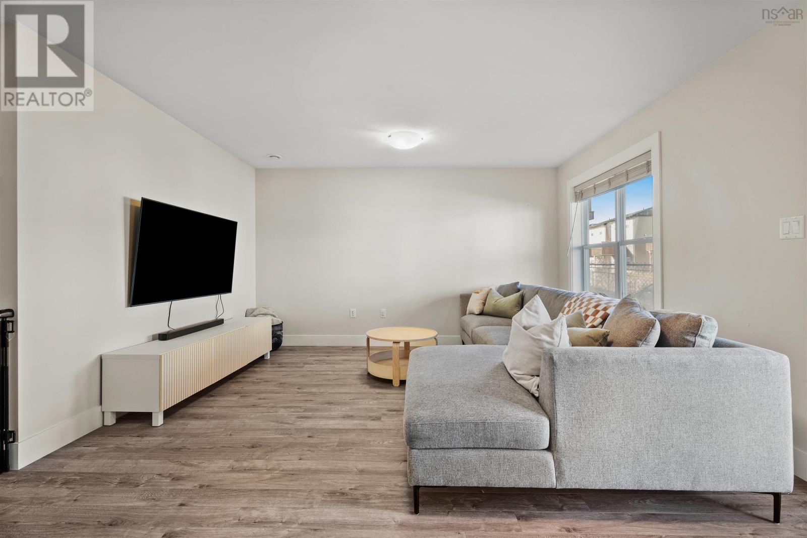 Property 33 of 43 of 67 Mica Crescent