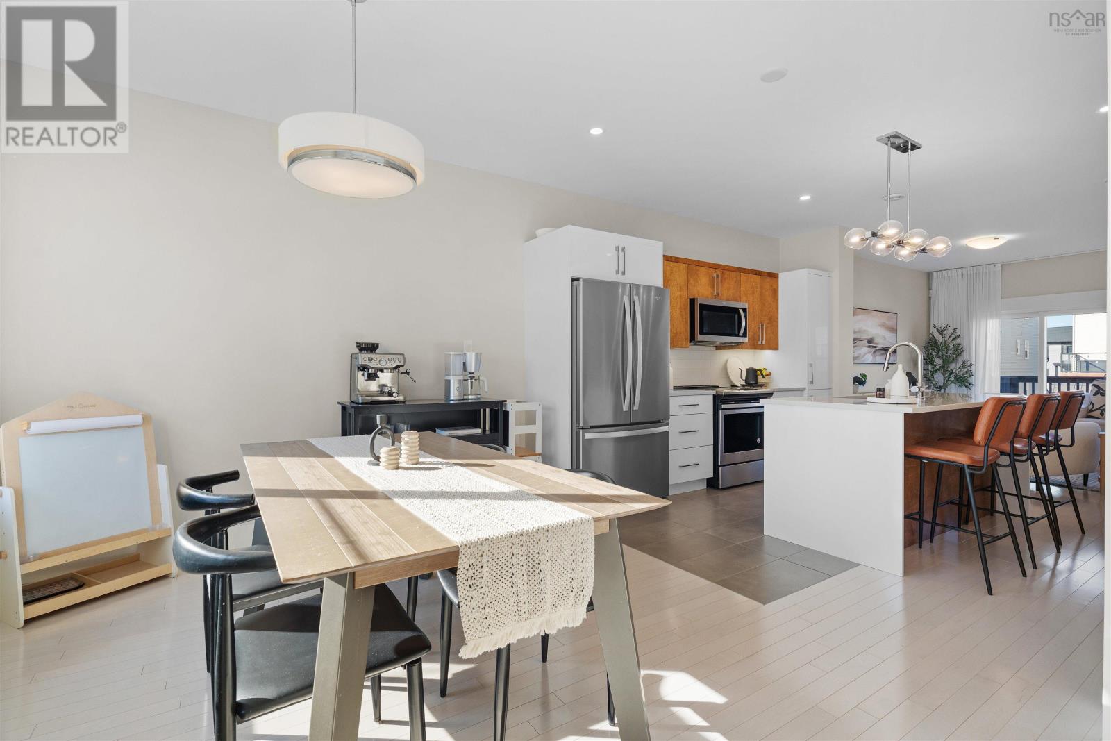 Property 7 of 43 of 67 Mica Crescent