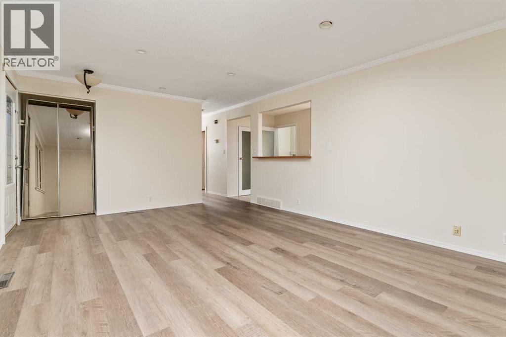 Single Family House Bungalow for Sale in  Montrose Avenue Mount Pleasant Camrose 