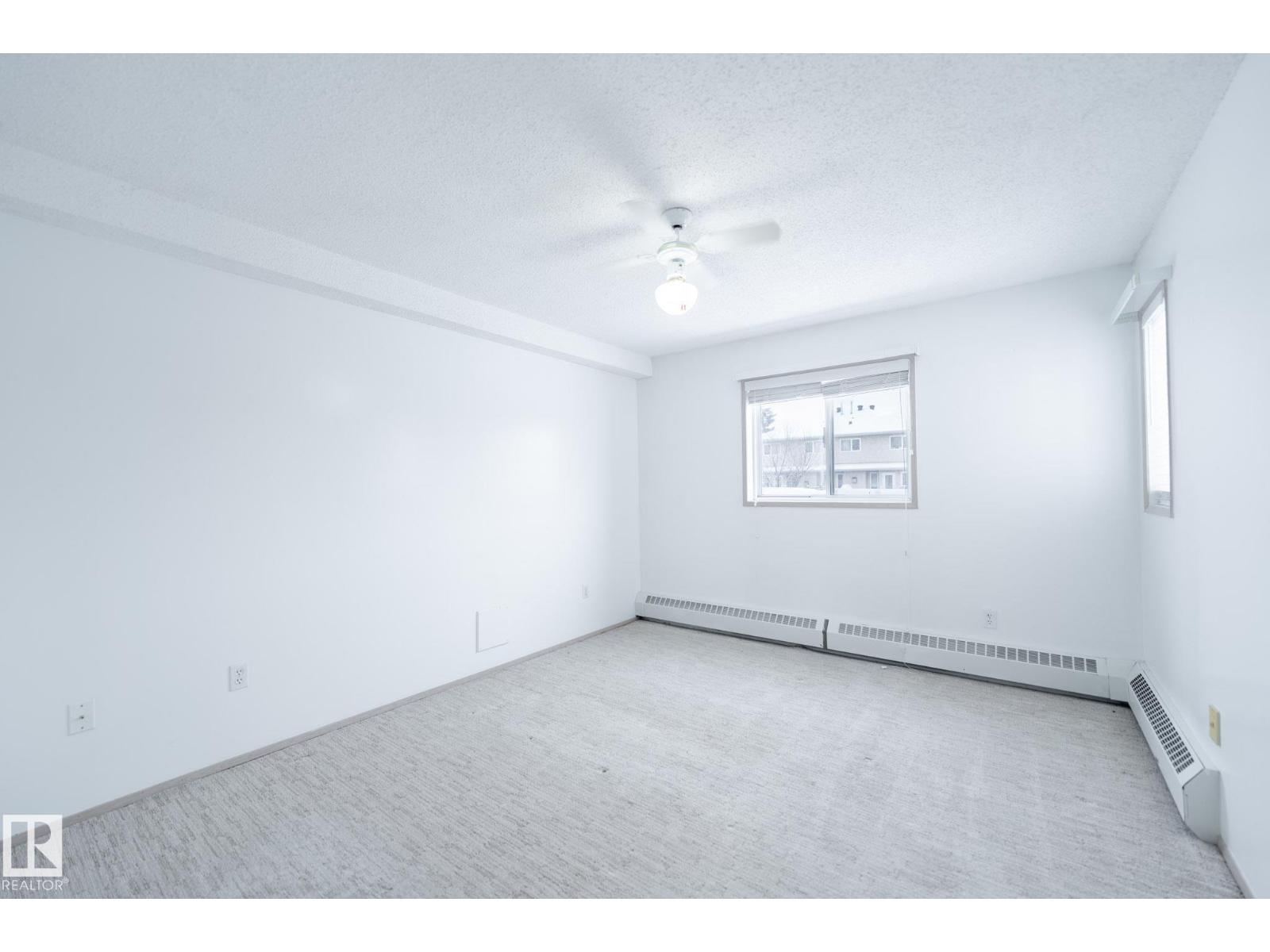 #102 6710 158 AV NW, Edmonton