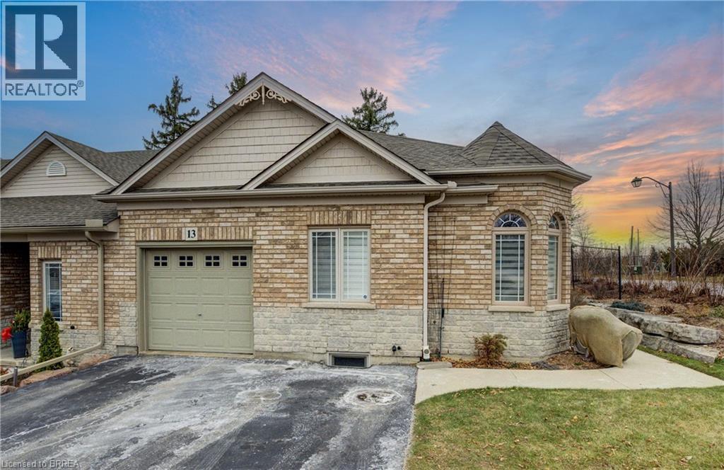 10 COBBLESTONE Drive Unit# 13