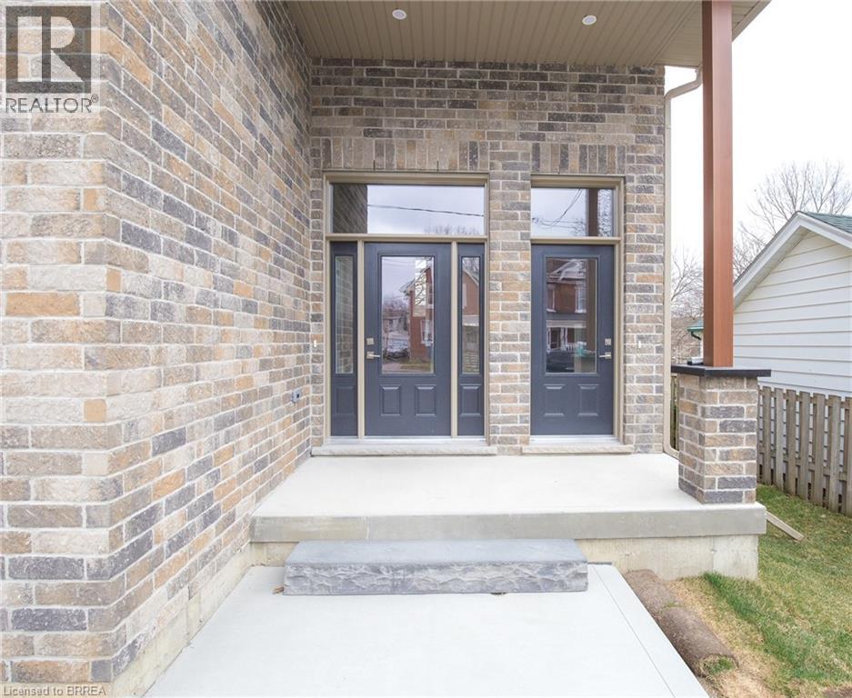 355 WELLINGTON Street - 4