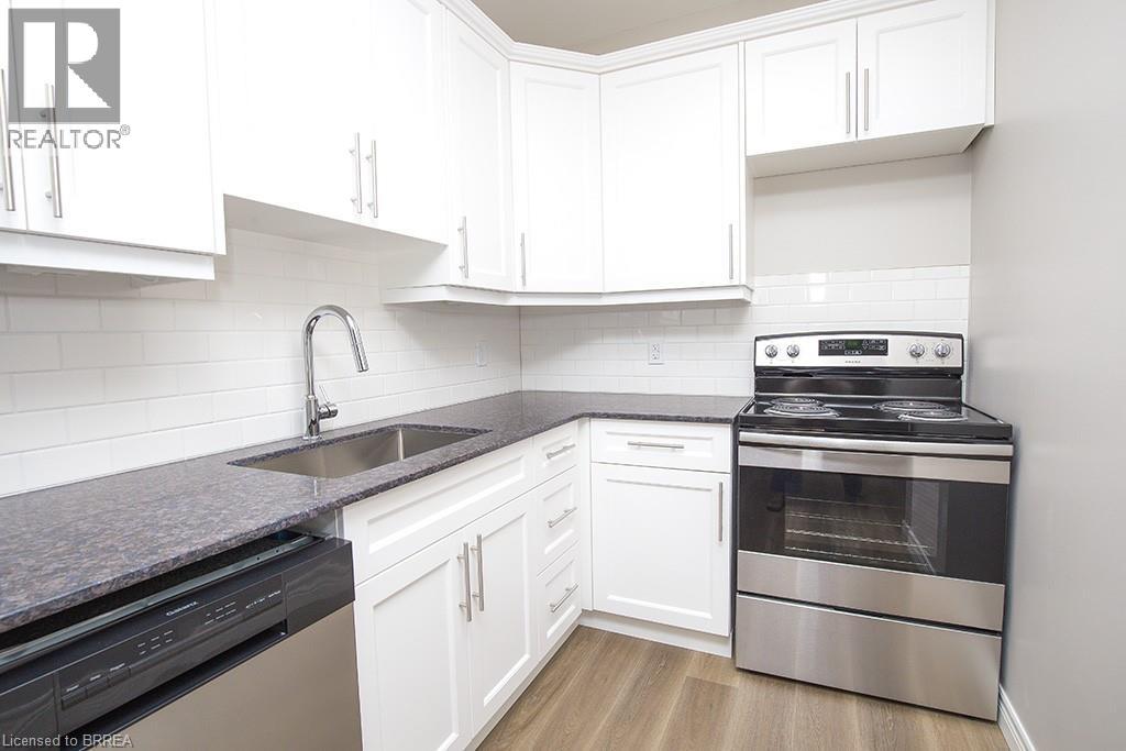 355 WELLINGTON Street - 9