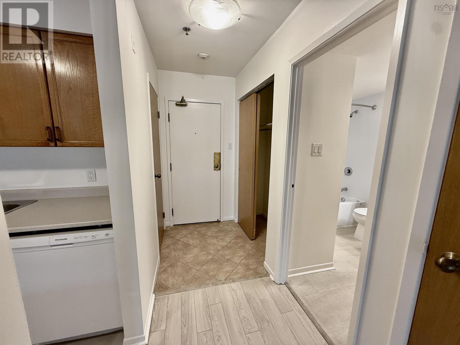 #202 5230 TOBIN STREET - 24