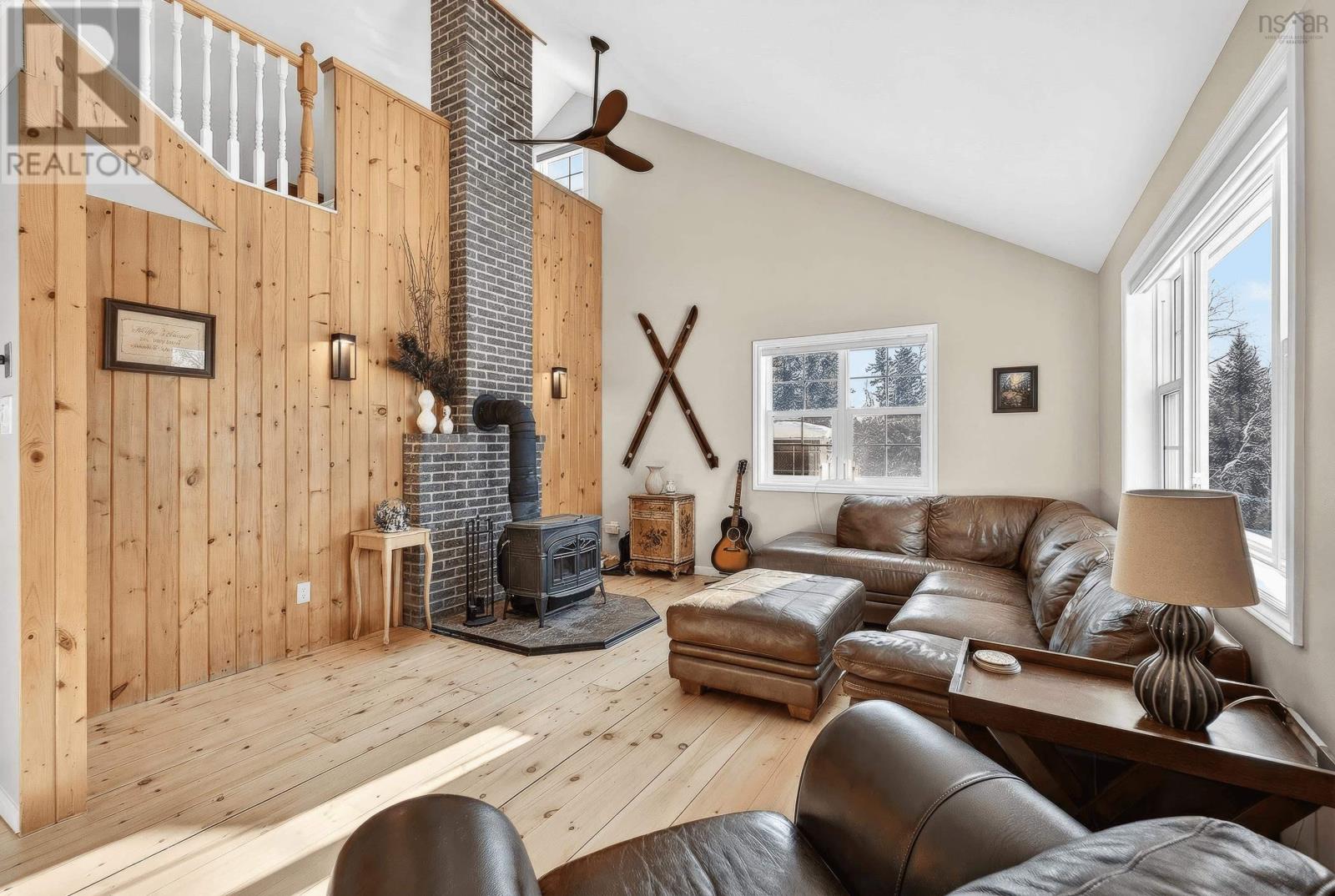 Property 5 of 49 of 168 Highway 307