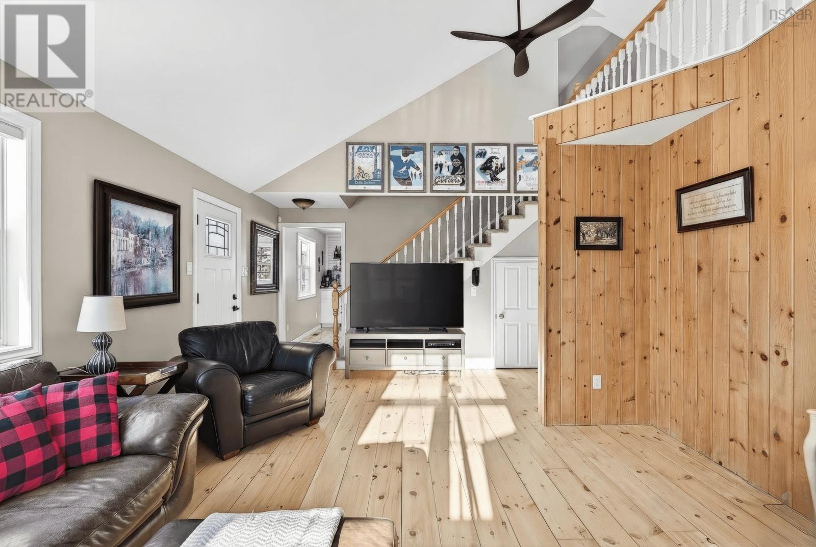 Property 3 of 49 of 168 Highway 307