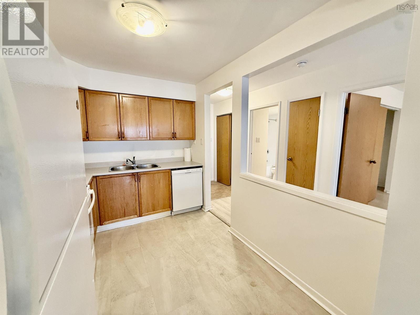 #202 5230 TOBIN STREET - 5