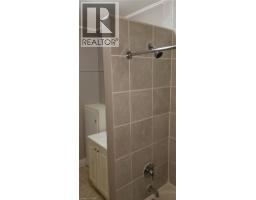 448 W King Street W, Chatham, ON N7M1G5 Photo 7