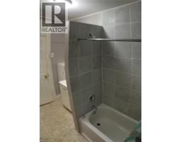 448 W King Street W, Chatham, ON N7M1G5 Photo 8