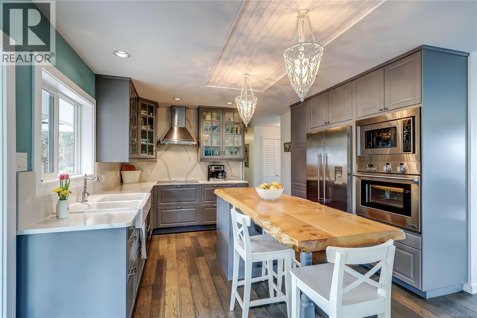 1569 MURDOCH RD - 22