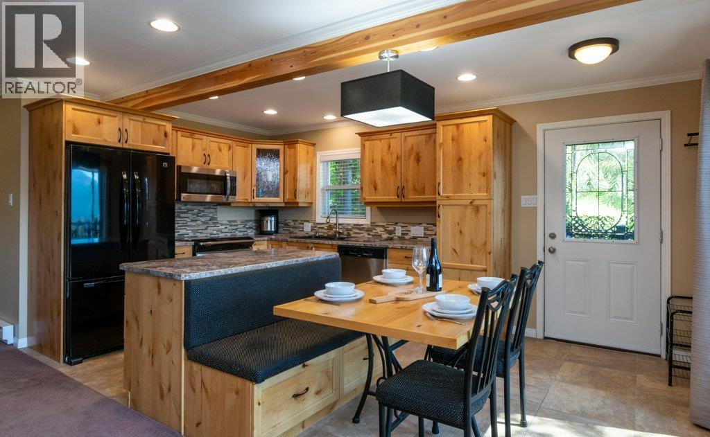  7730 Columbia Drive, Anglemont