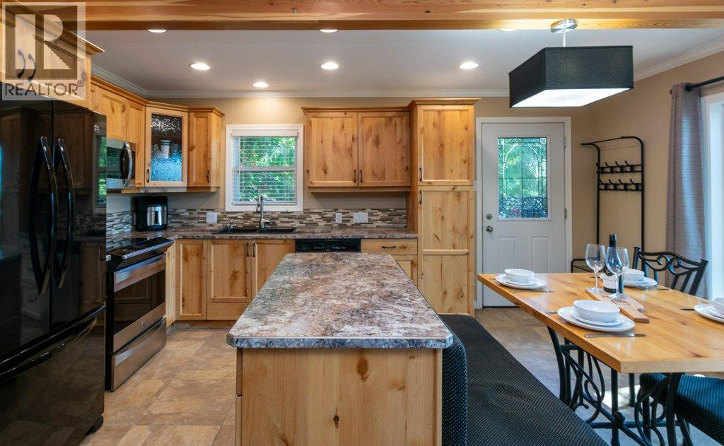  7730 Columbia Drive, Anglemont