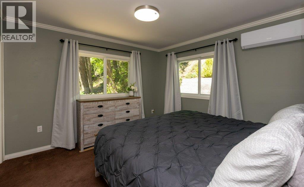  7730 Columbia Drive, Anglemont