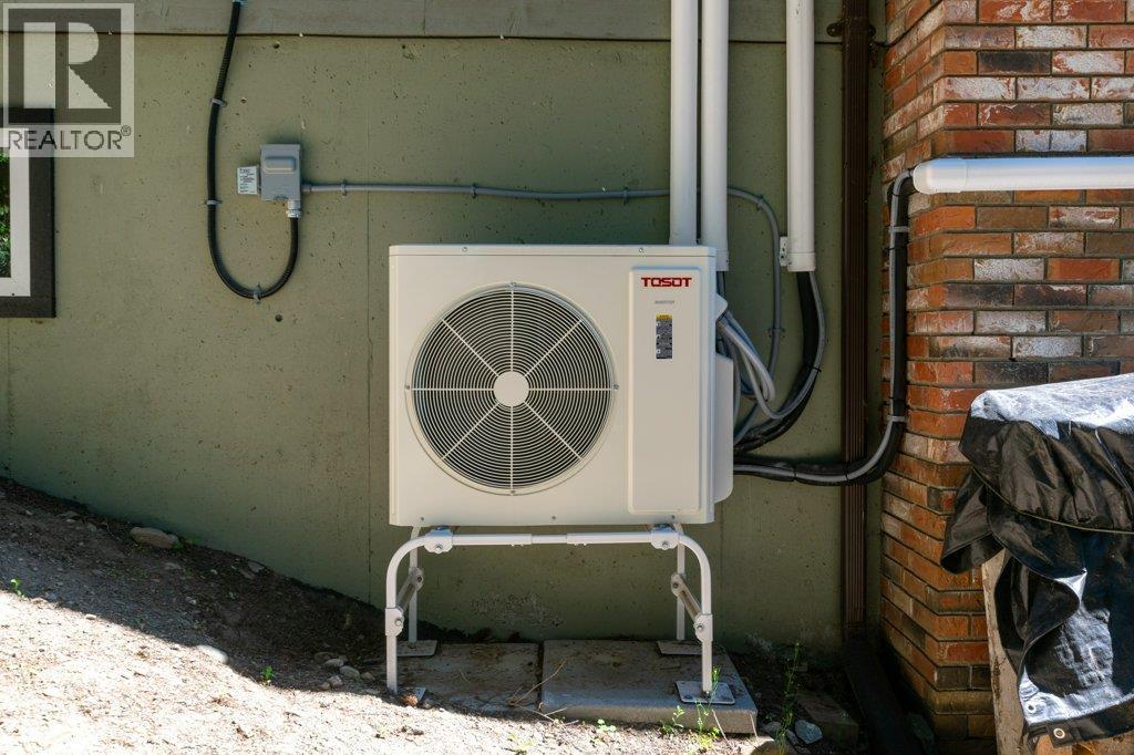  7730 Columbia Drive, Anglemont