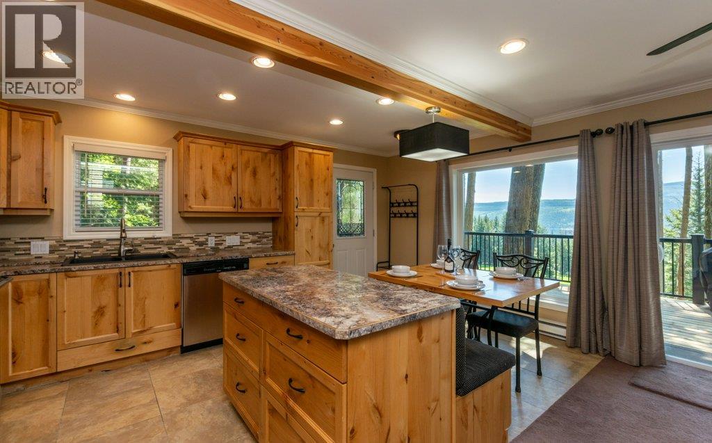  7730 Columbia Drive, Anglemont