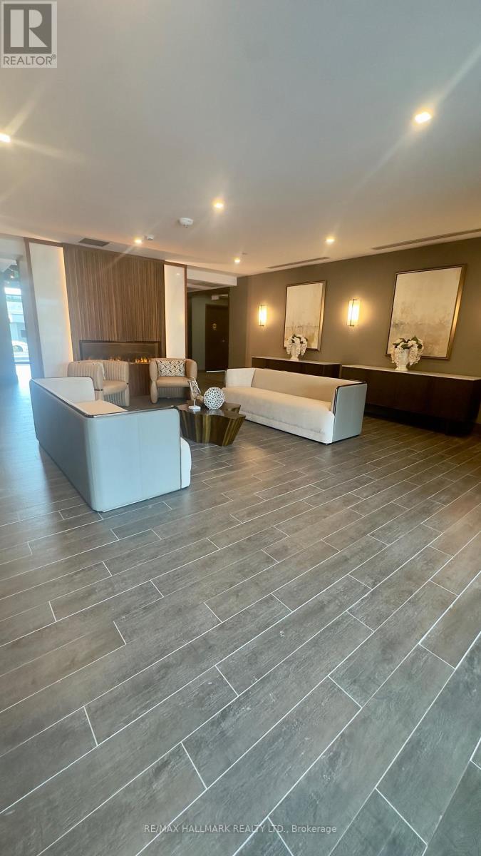 #226 - 470 DUNDAS STREET E