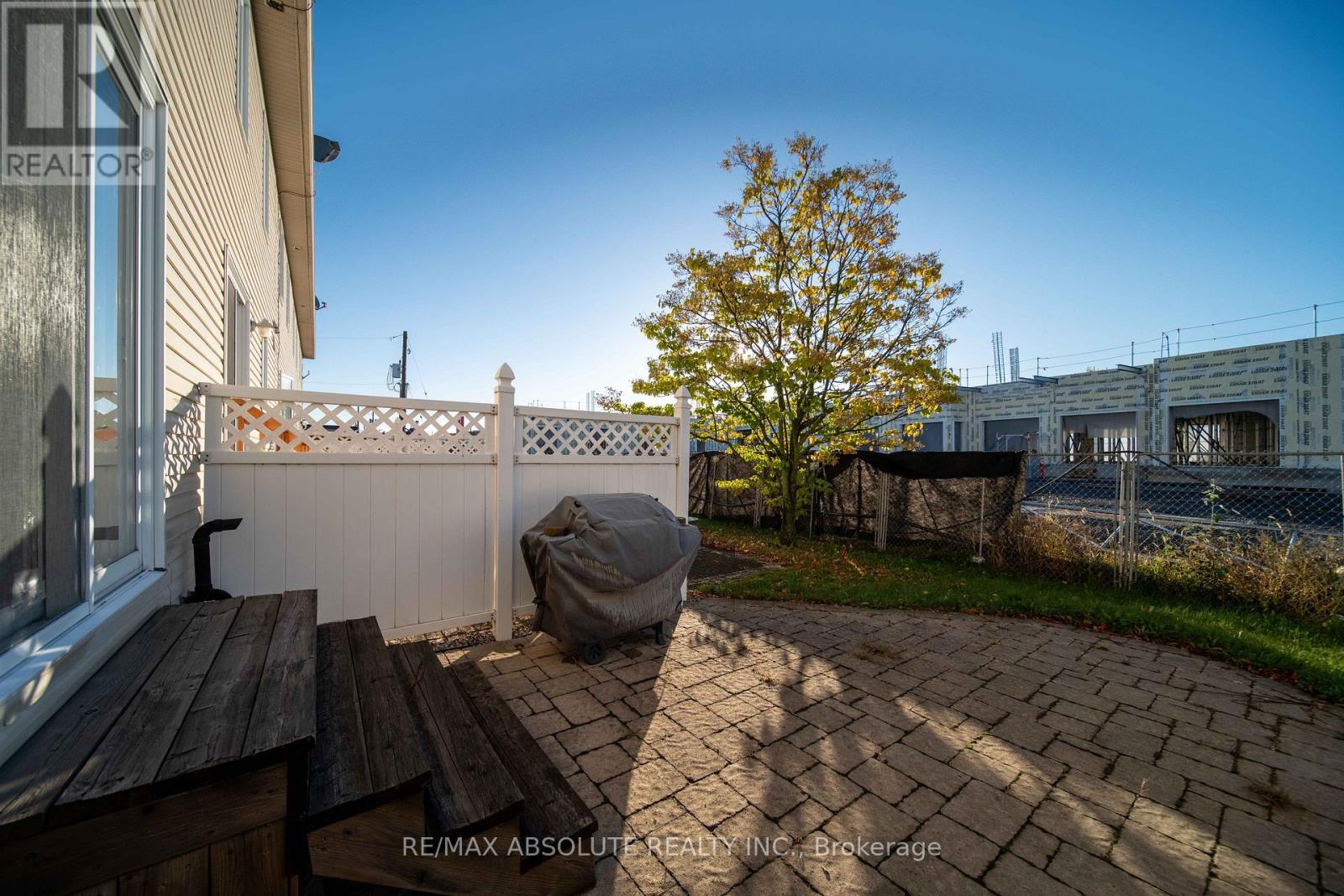40 ROGER CRESCENT — photo 29