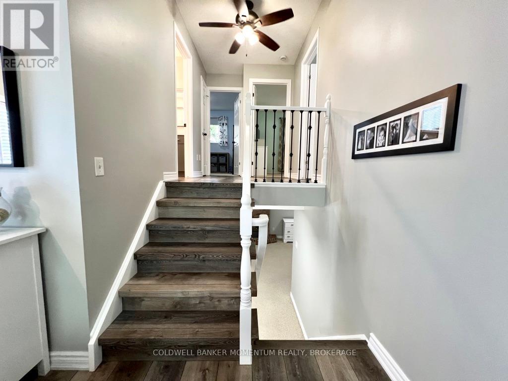 3933 VINEYARD CRESCENT - 16