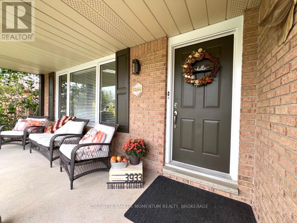 3933 VINEYARD CRESCENT - 3