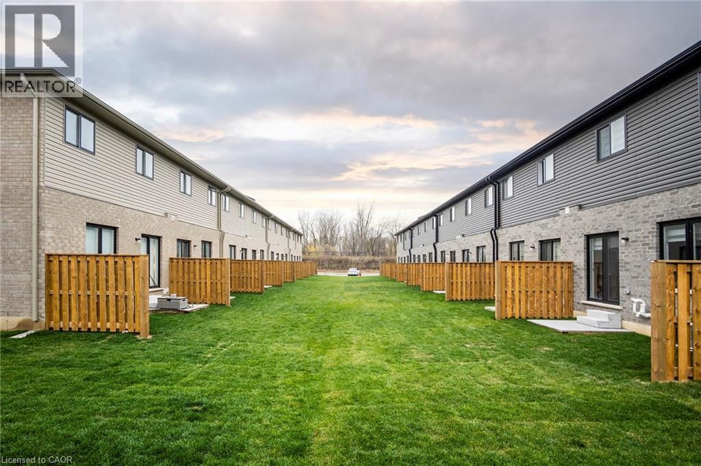 520 GREY Street Unit# 42, Brantford, Ontario, N3S6T6 — Photo 12
