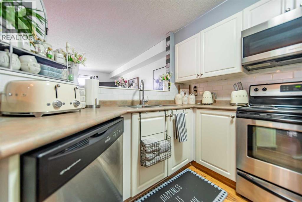 Single Family House for Sale in    Street NE Pineridge Calgary 