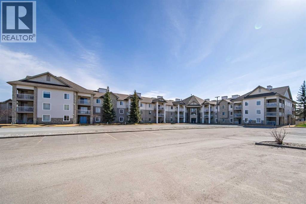 Single Family House for Sale in    Street NE Pineridge Calgary 