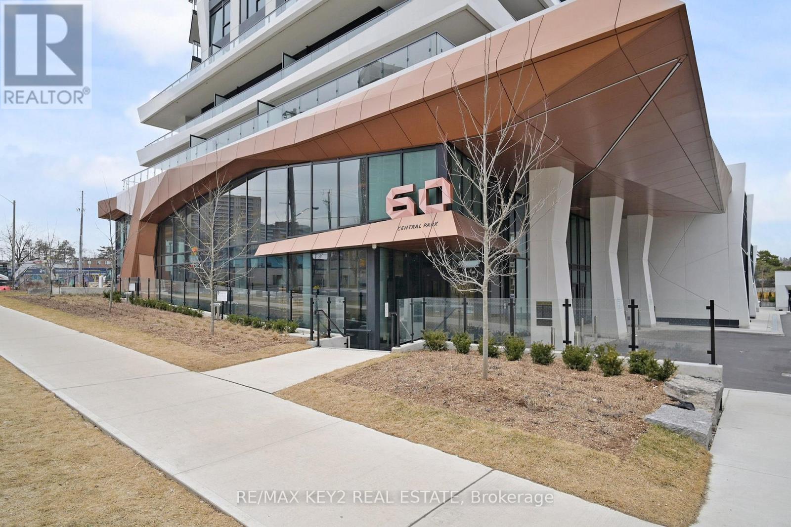 1705 - 60 CENTRAL PARK ROADWAY