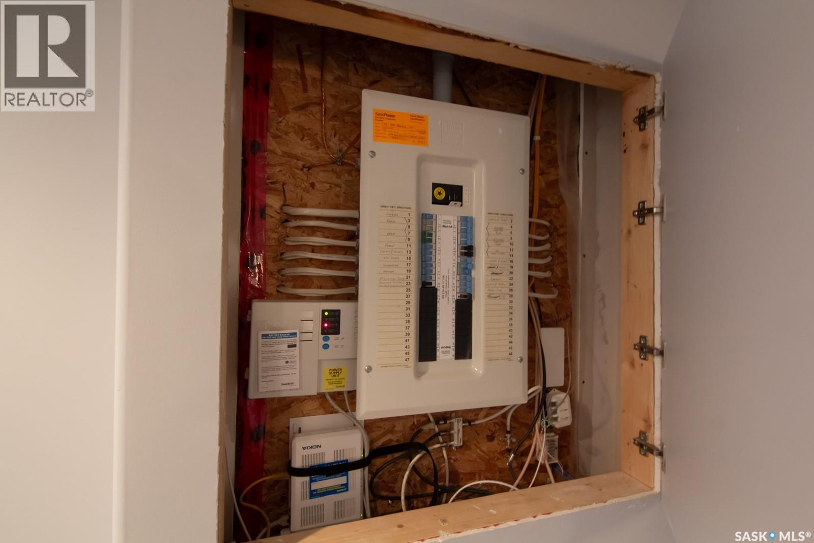 #139 405 BAYFIELD CRESCENT - 29