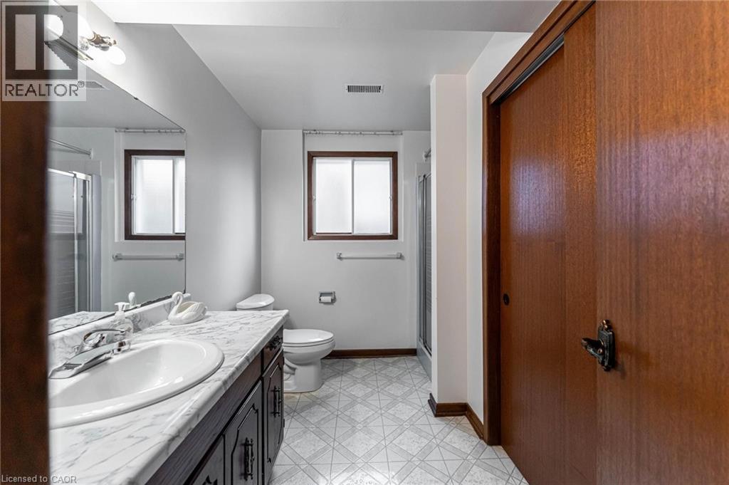 14 EAGLESON Drive, St. Catharines, Ontario, L2M7J4 — Photo 18