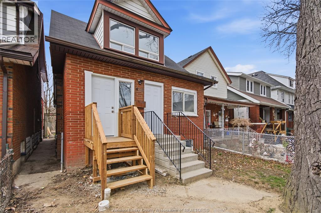 435 CARON AVENUE - 1