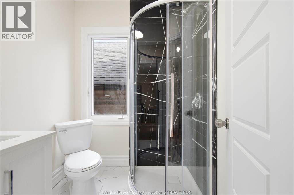 435 CARON AVENUE - 21