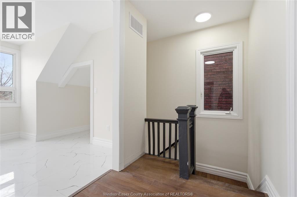 435 CARON AVENUE - 22