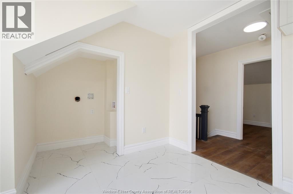 435 CARON AVENUE - 24