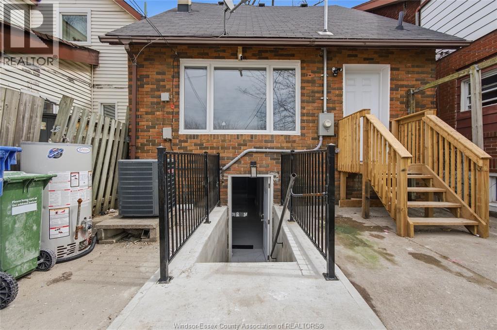 435 CARON AVENUE - 25