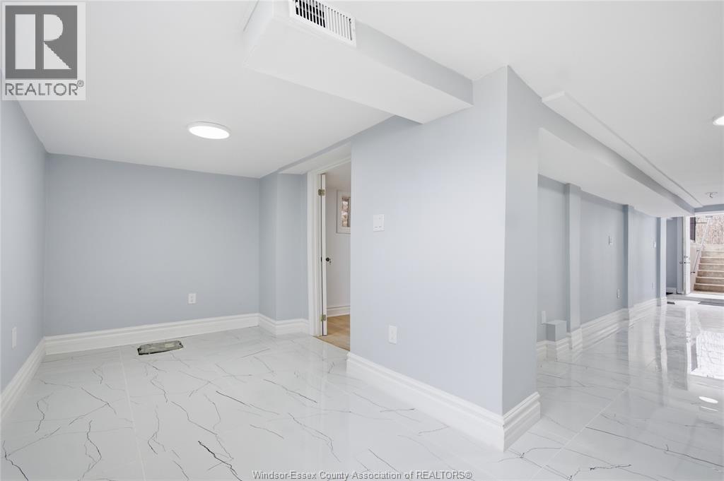 435 CARON AVENUE - 29