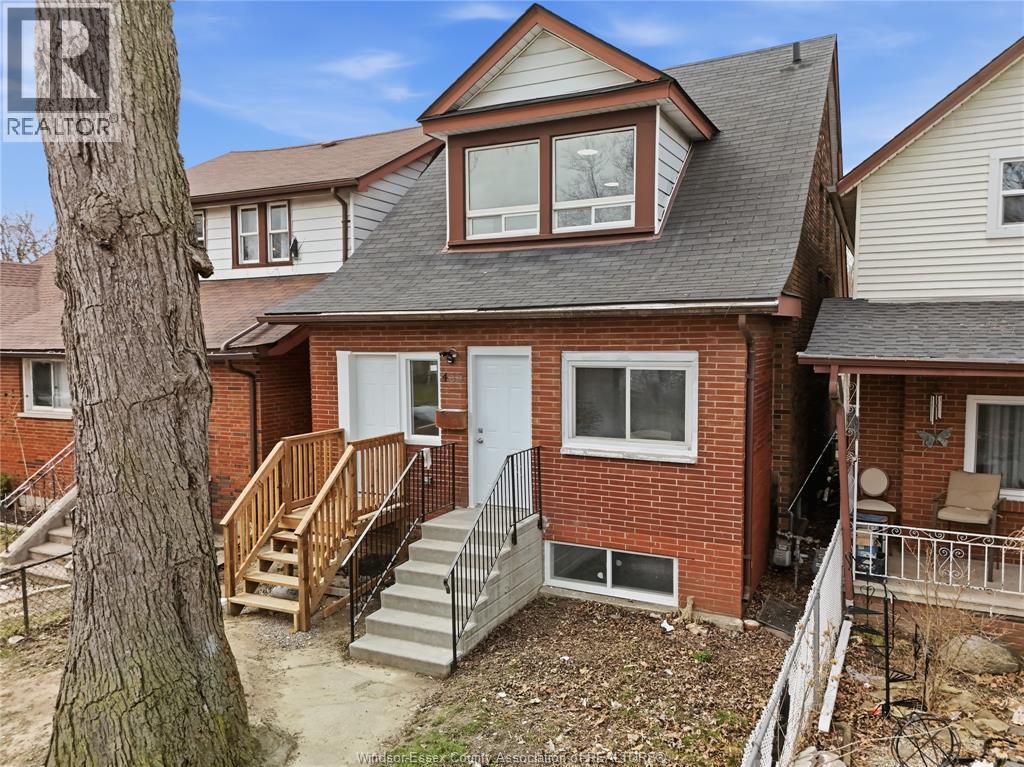 435 CARON AVENUE - 3