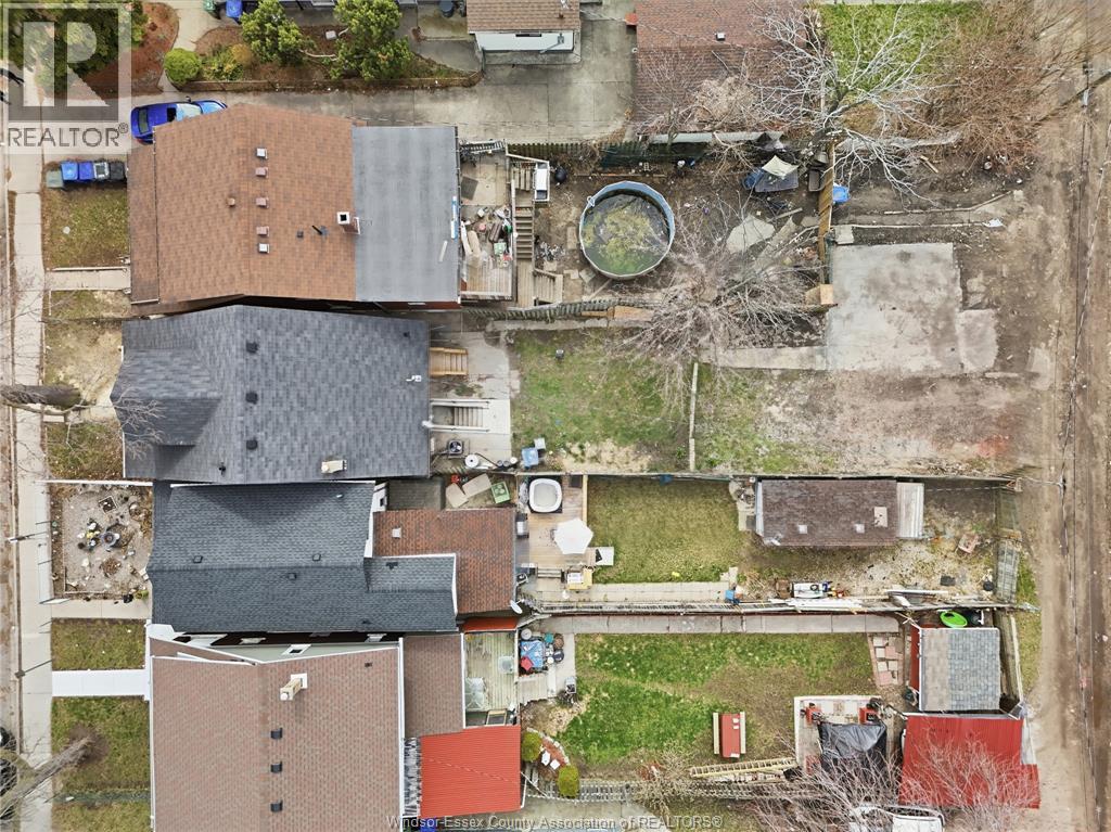 435 CARON AVENUE - 4