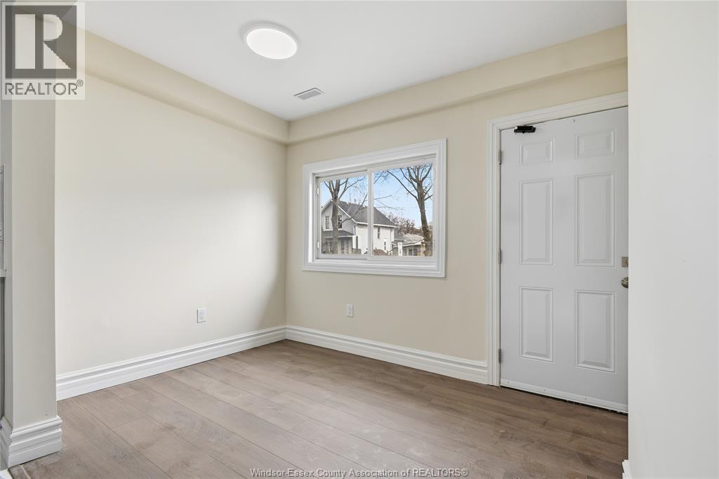 435 CARON AVENUE - 6