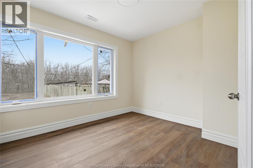 435 CARON AVENUE - 9