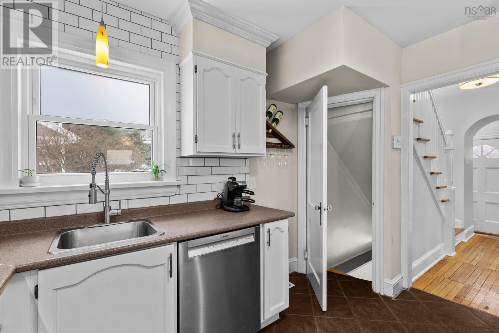 Property 19 of 42 of 18 Dickson Avenue