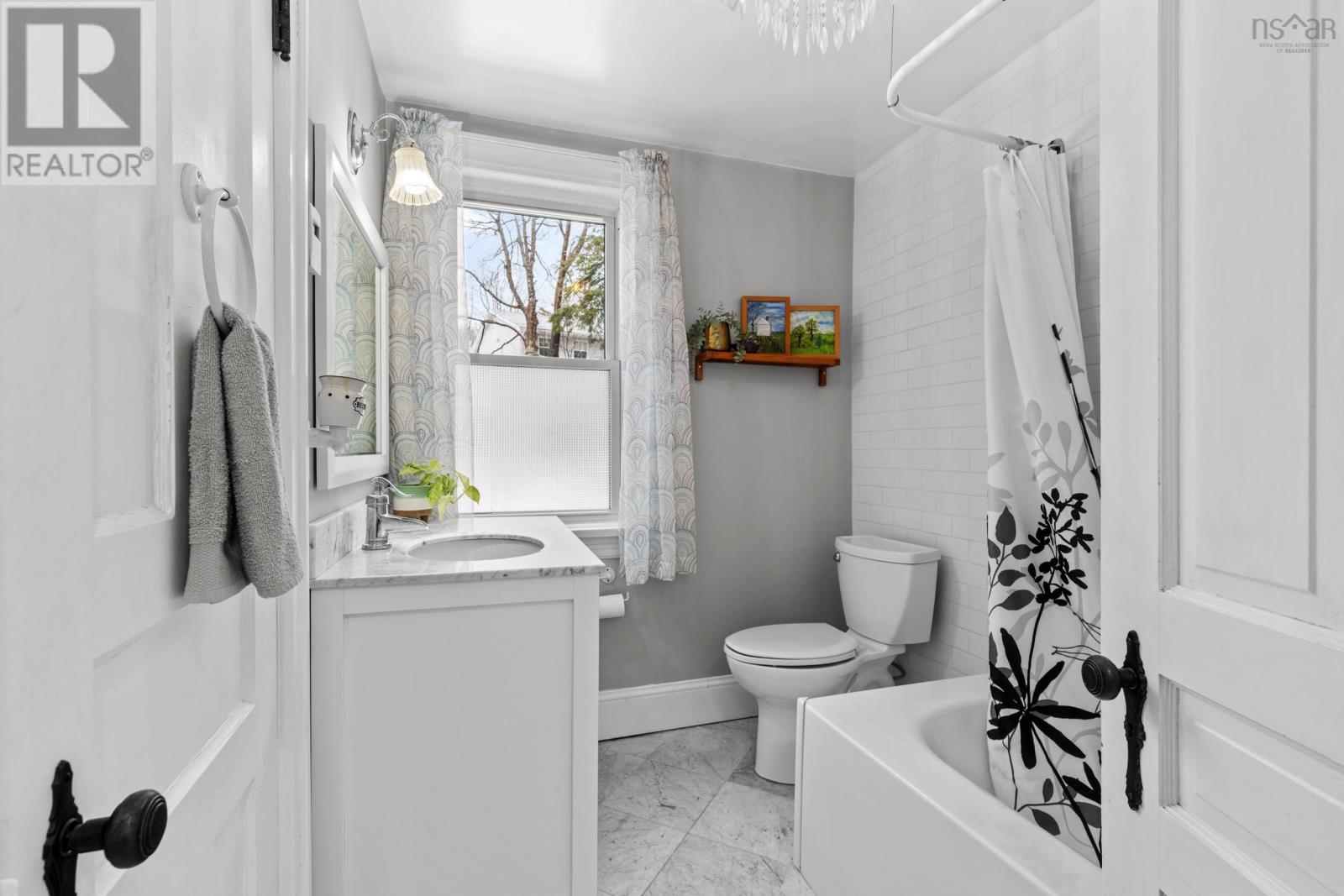 Property 22 of 42 of 18 Dickson Avenue