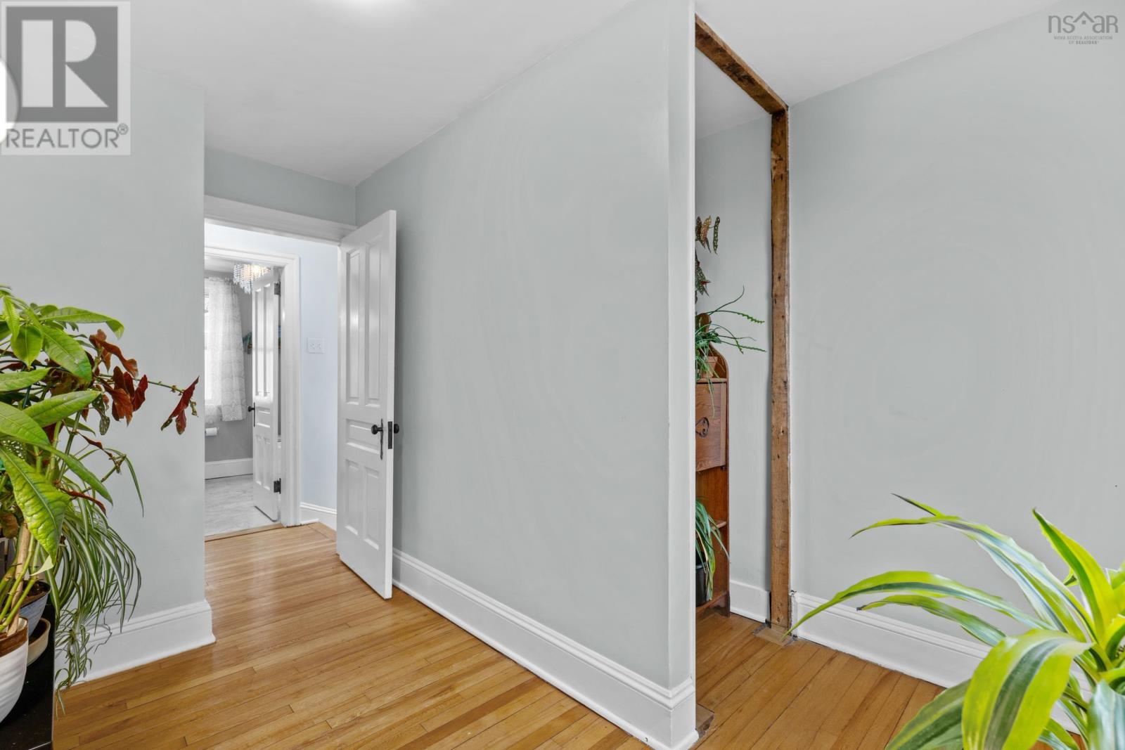 Property 25 of 42 of 18 Dickson Avenue