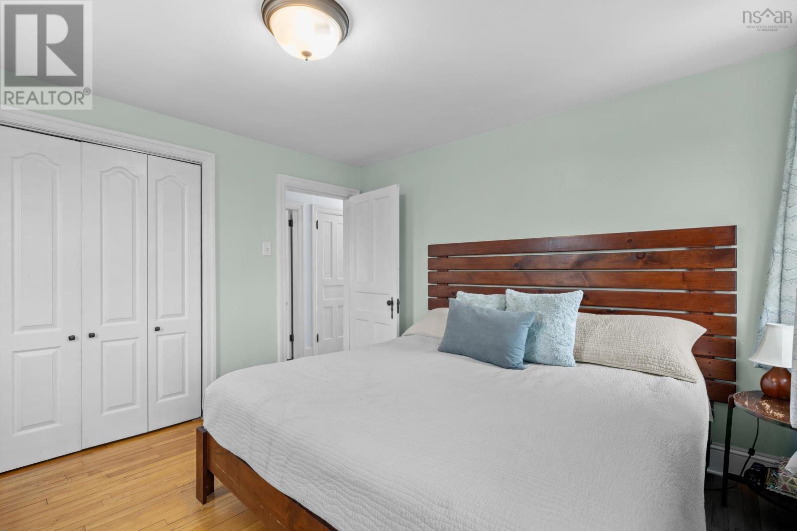 Property 27 of 42 of 18 Dickson Avenue