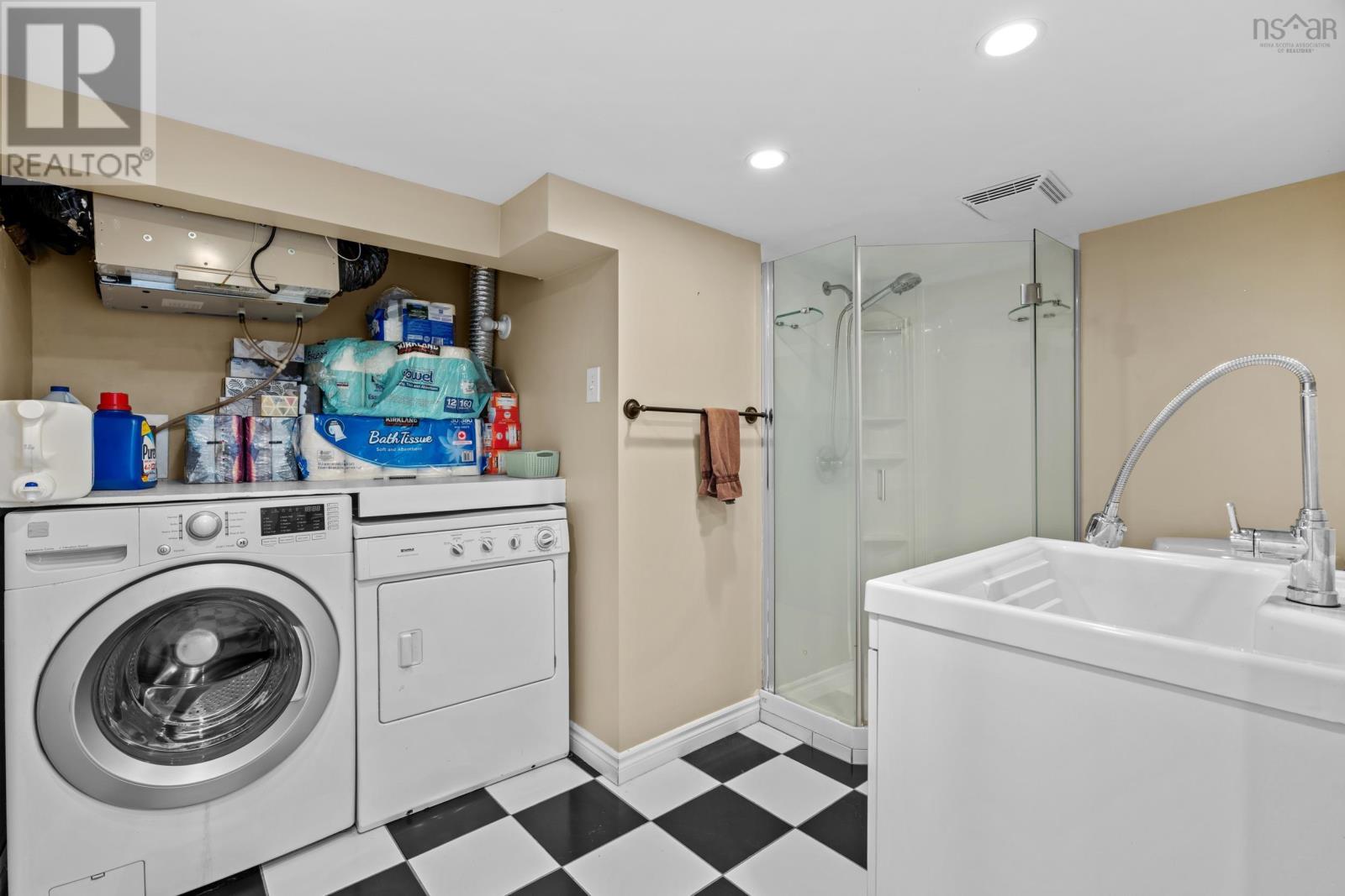 Property 33 of 42 of 18 Dickson Avenue