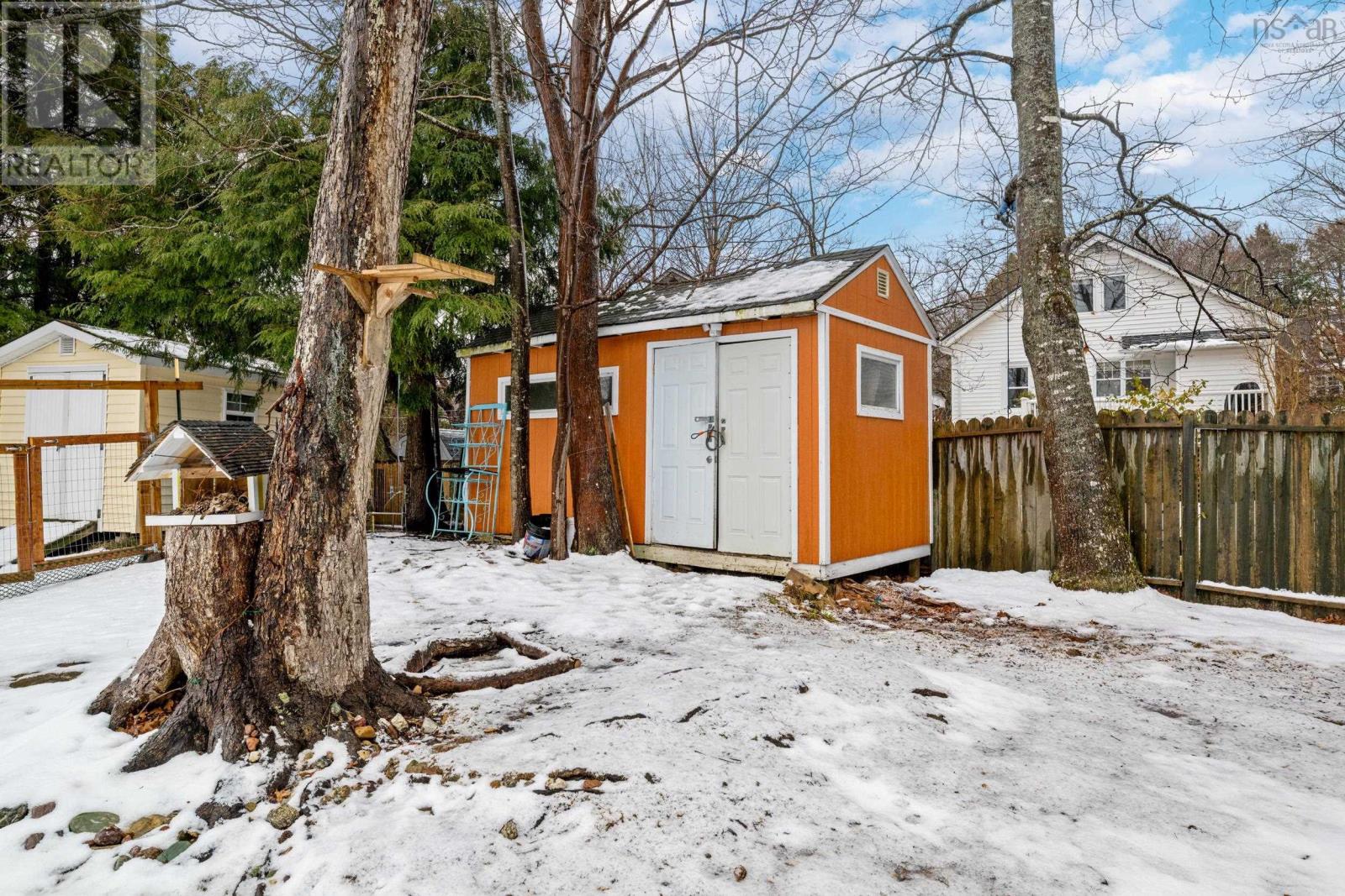 Property 37 of 42 of 18 Dickson Avenue