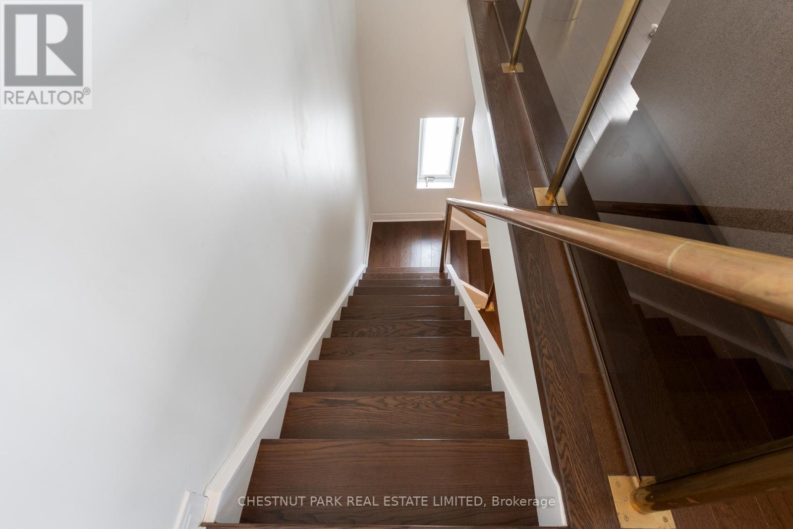 #PH3 8 HAWTHORN AVENUE - 26