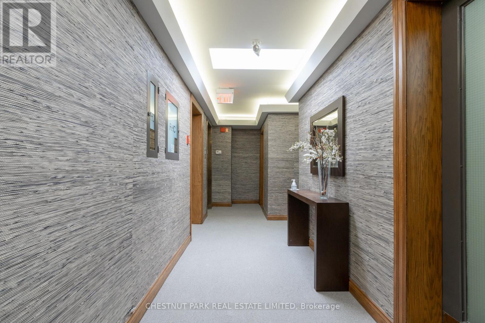 #PH3 8 HAWTHORN AVENUE - 32